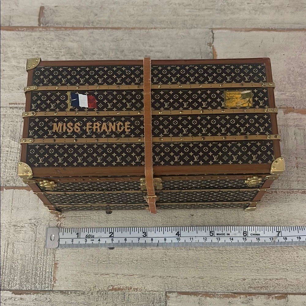 Louis Vuitton Monogram Trunk Paperweight with Gold Accents - Picture 7 of 9
